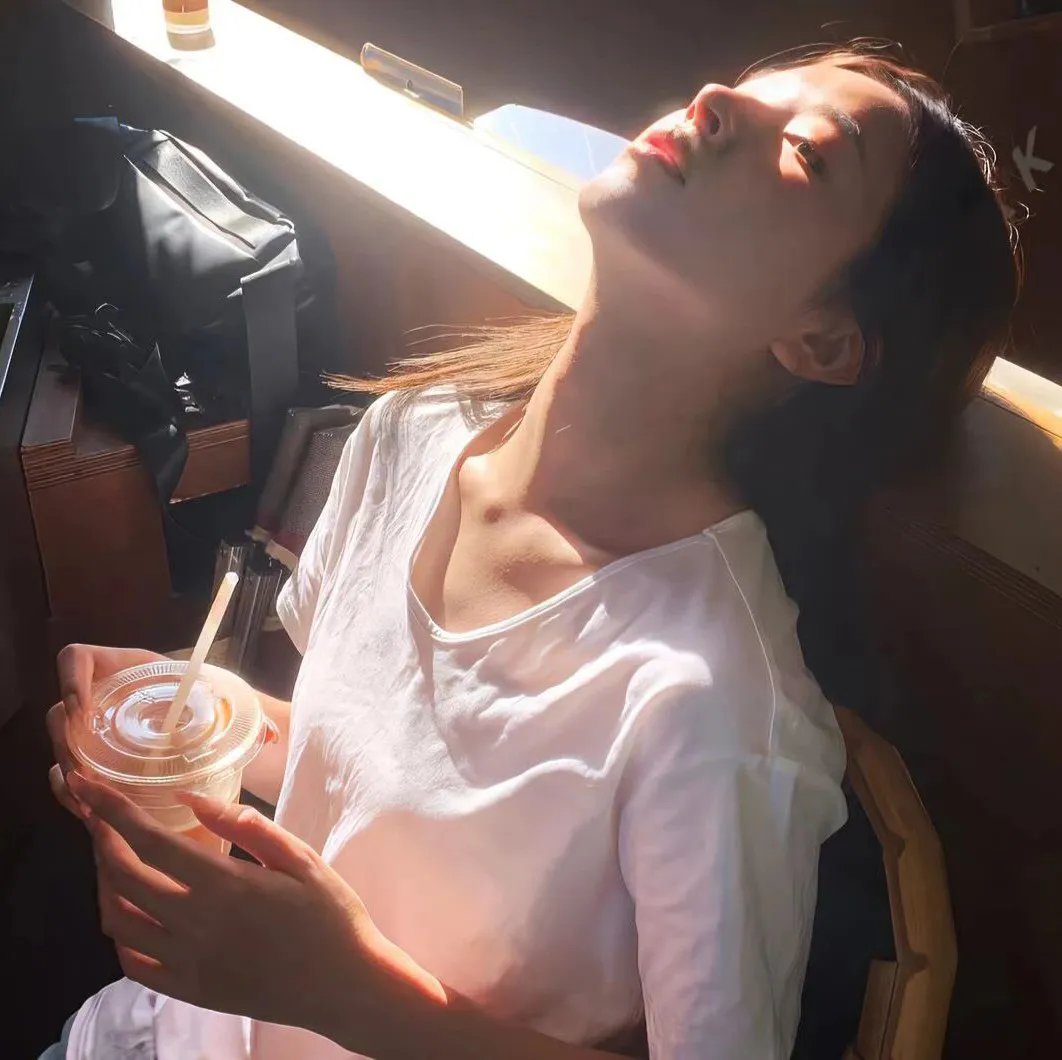 女孩的夏日秘密